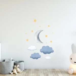 Väggklistermärke med en grå halvmåne, stjärnor och moln i ett barnrum.