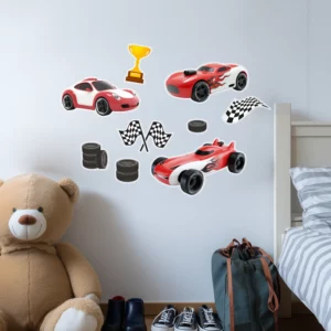 Väggdekor med racerbilar, däck, flaggor och en pokal för barnrum som en miljöbild